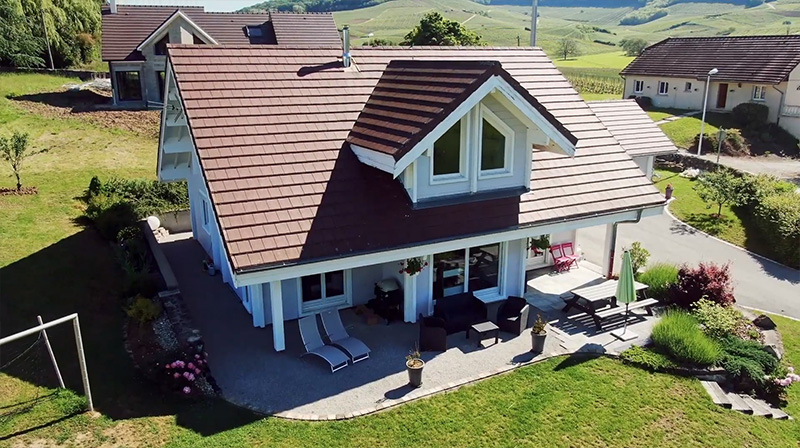 Maison en bois construite au Vernois dans le Jura